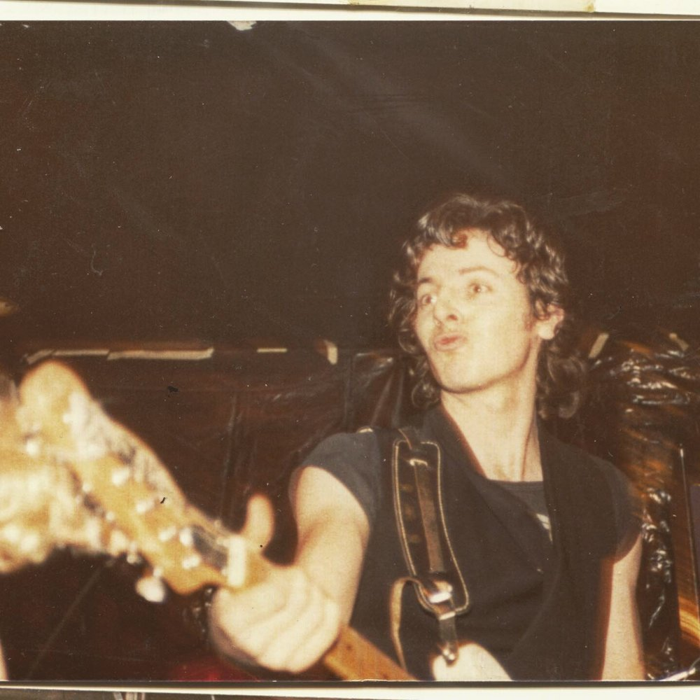 On lefthanded guitar Pete Holidai
